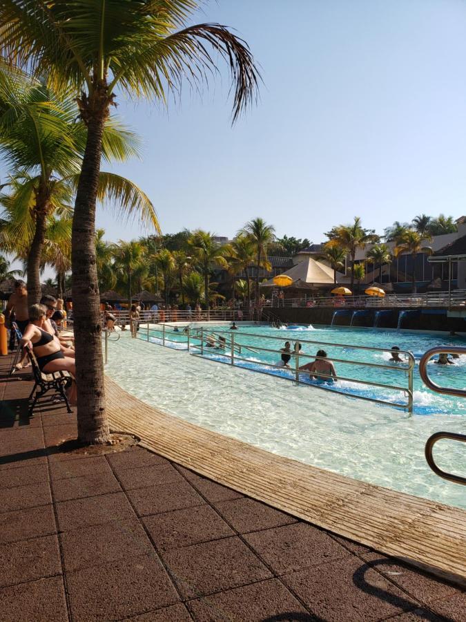 Casa Temporada Olimpia 8 Pessoas Com Piscina Villa Luaran gambar